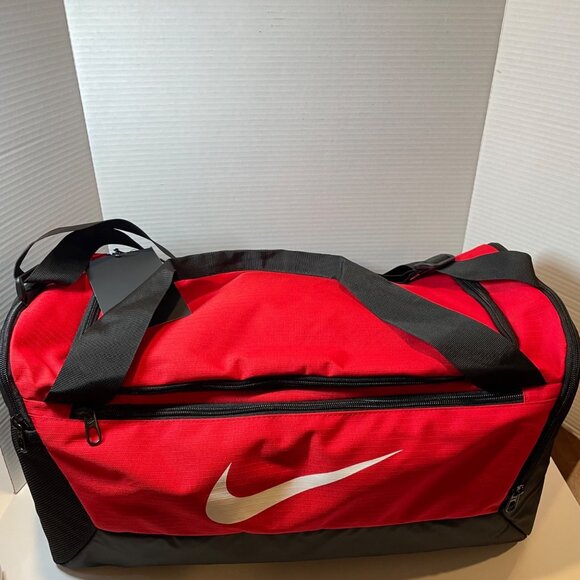 Nike Red & Black Duffle Bag With White Logo 2503 Cu In Capacity Durable Polyeste - Picture 6 of 16